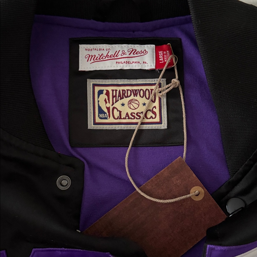 Mitchell & Ness Bomber Jacket - Picture 11 of 15